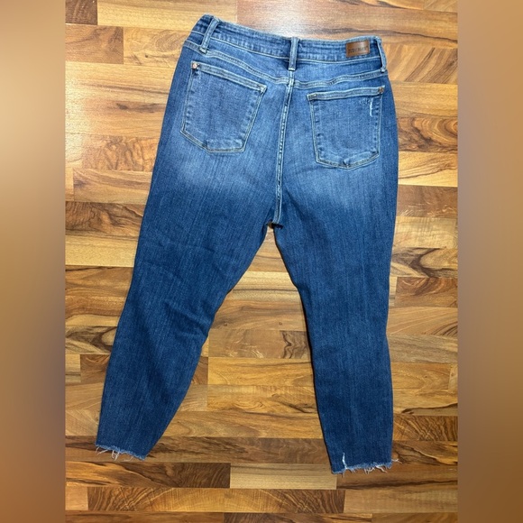 Judy Blue Relaxed Fit Jeans Size 13/31 Distressed Mid Rise Medium Wash Stretch - Picture 2 of 5